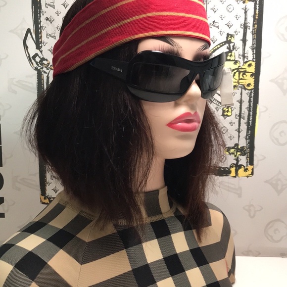 Stylish Black Sunglasses SPR30Y 1AB-5s0 main image 11